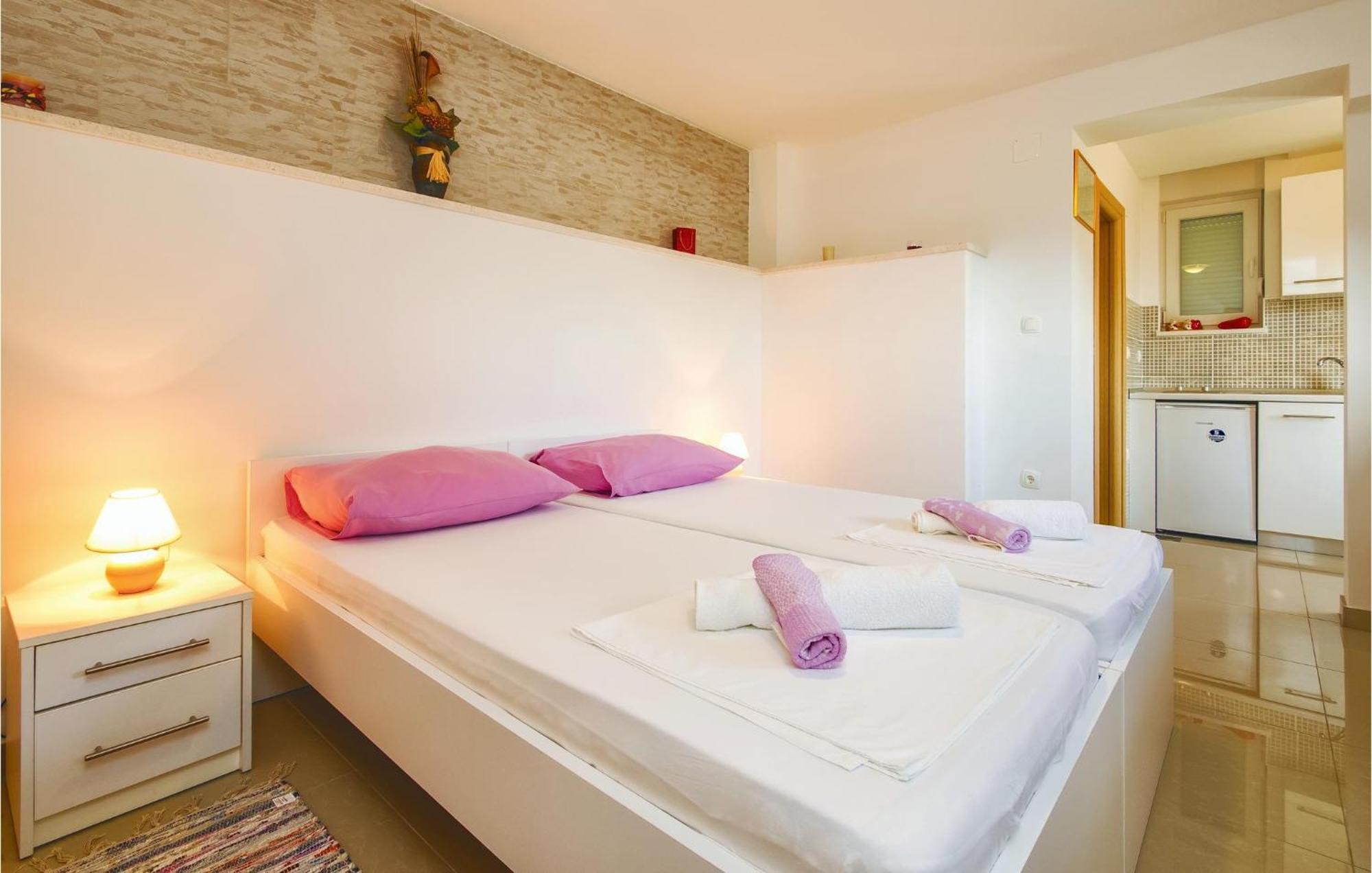 Nice Apartment In Mali Rat With Wifi Sumpetar Zewnętrze zdjęcie