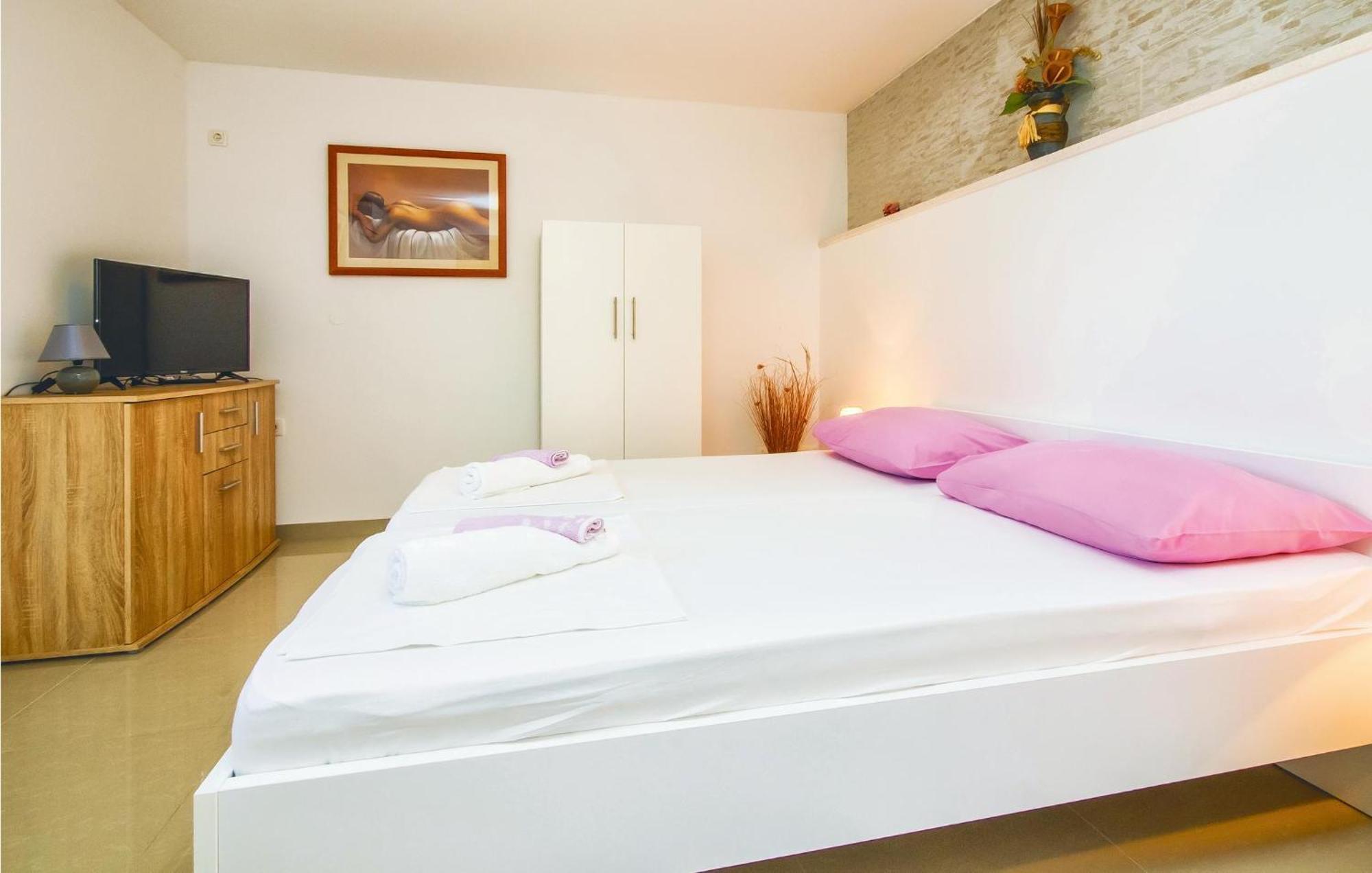Nice Apartment In Mali Rat With Wifi Sumpetar Zewnętrze zdjęcie