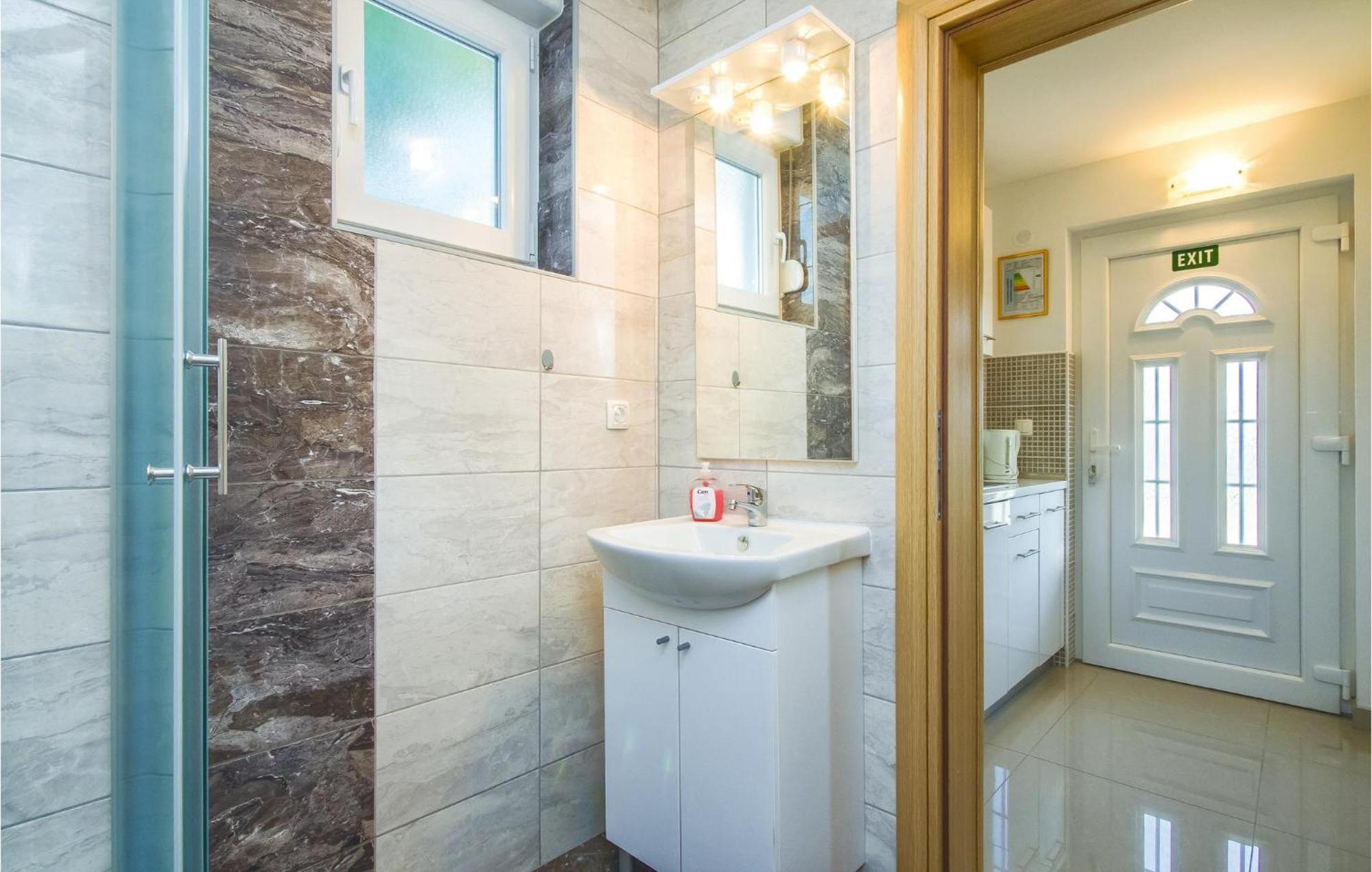 Nice Apartment In Mali Rat With Wifi Sumpetar Zewnętrze zdjęcie