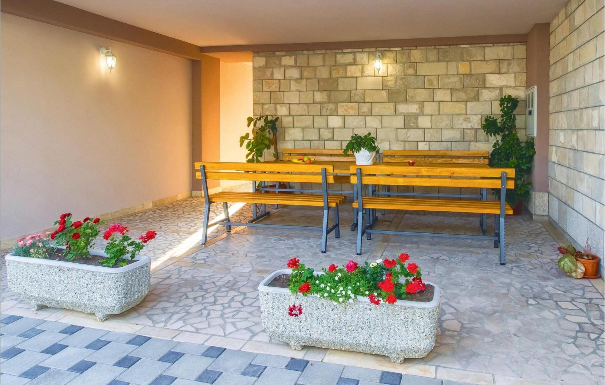 Nice Apartment In Mali Rat With Wifi Sumpetar Zewnętrze zdjęcie